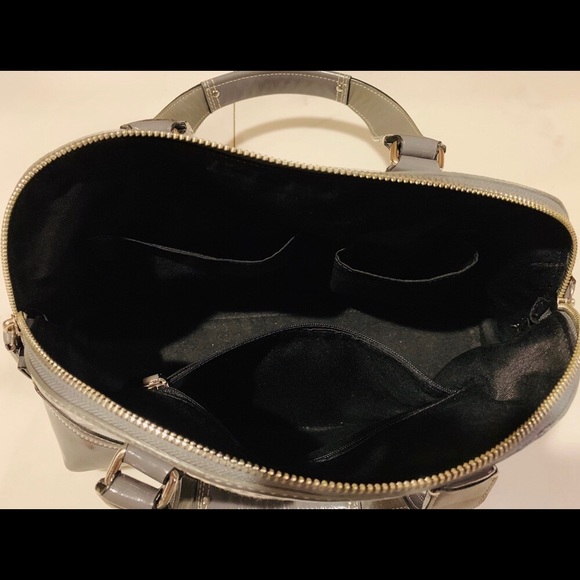 Coach purse light grey/silver like new condition - Picture 4 of 8